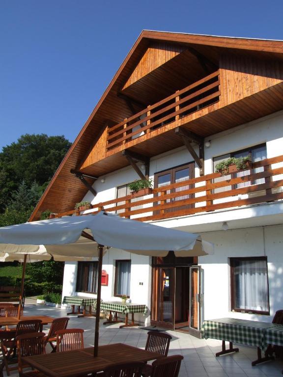 Vadregeny Panzio Bed & Breakfast Естергом Екстериор снимка